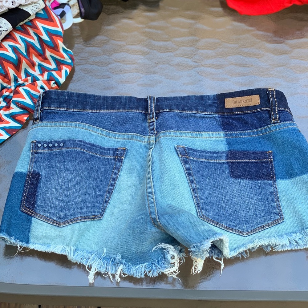 [Blank NYC] color block jean mini shorts